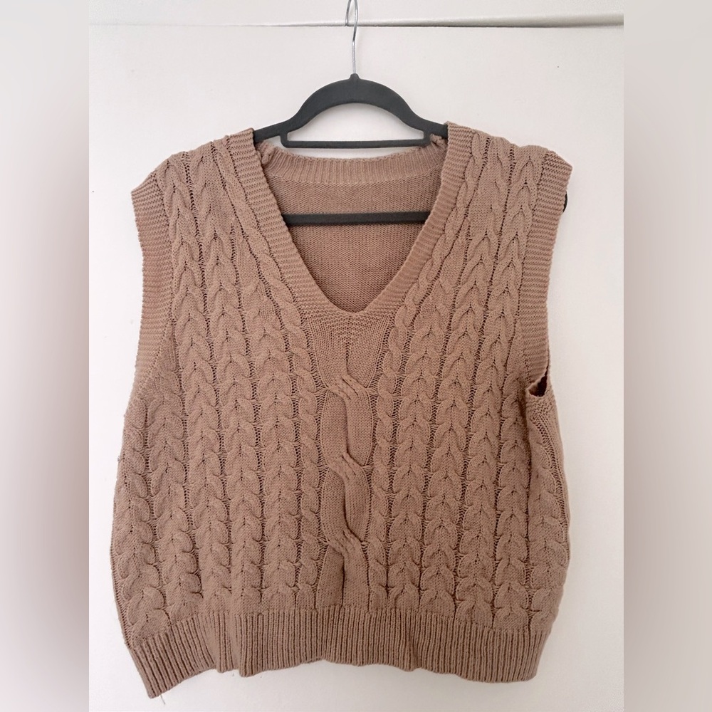 Tan/Beige Knit Vest sm/med
Probably SHEIN